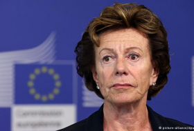 Ex-EU commissioner named in Bahamas offshore leaks